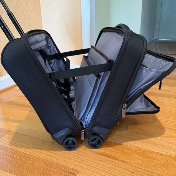 Black Samsonite computer work travel bag. - Picture 4 of 6